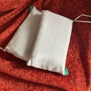 100% silk bed/sleeping bag liners. Sold in pairs.